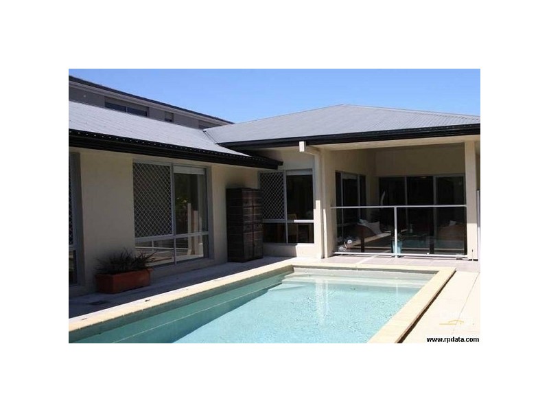 4 Riverbank Court, Ashmore QLD 4214