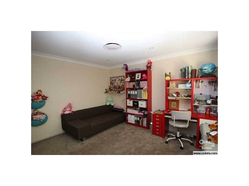 4 Riverbank Court, Ashmore QLD 4214