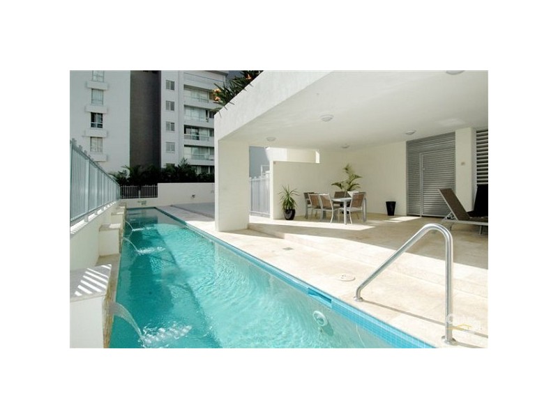 4/30 Garfield Terrace, Surfers Paradise QLD 4217