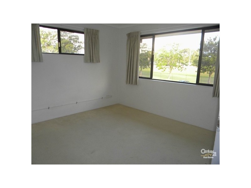 6/8 Oceanic Drive, Mermaid Waters QLD 4218