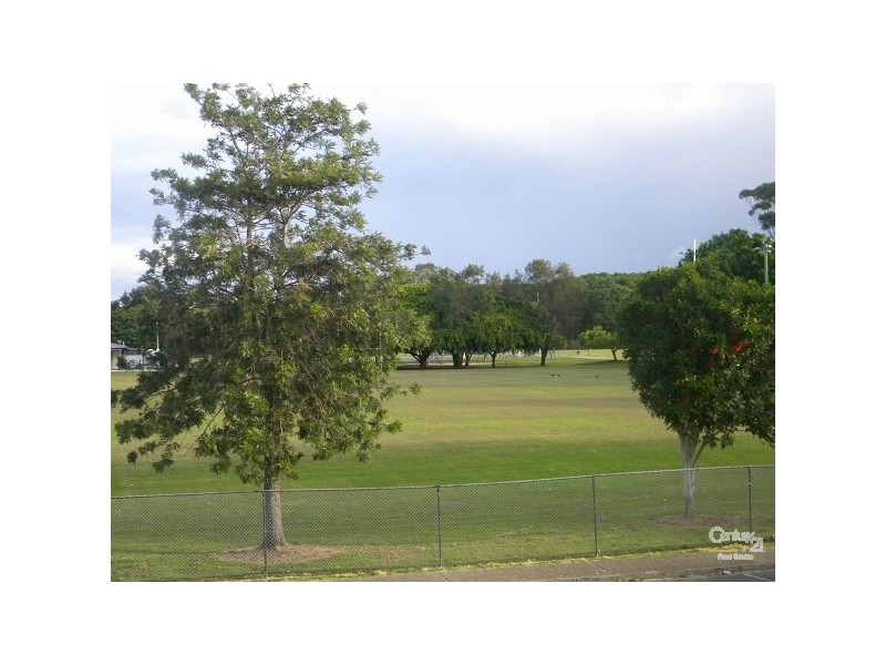 6/8 Oceanic Drive, Mermaid Waters QLD 4218