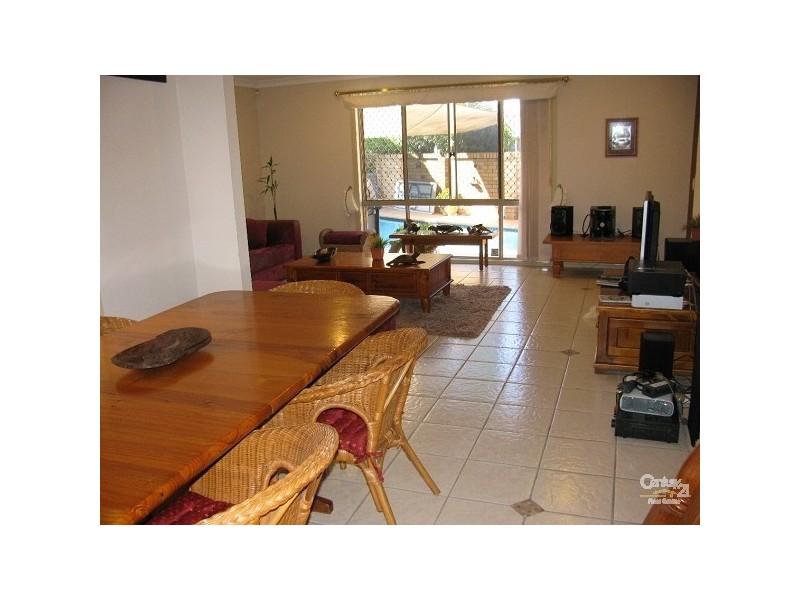 67 Dunlin Drive, Burleigh Waters QLD 4220