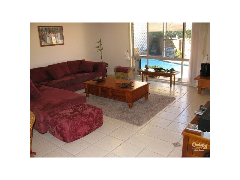 67 Dunlin Drive, Burleigh Waters QLD 4220