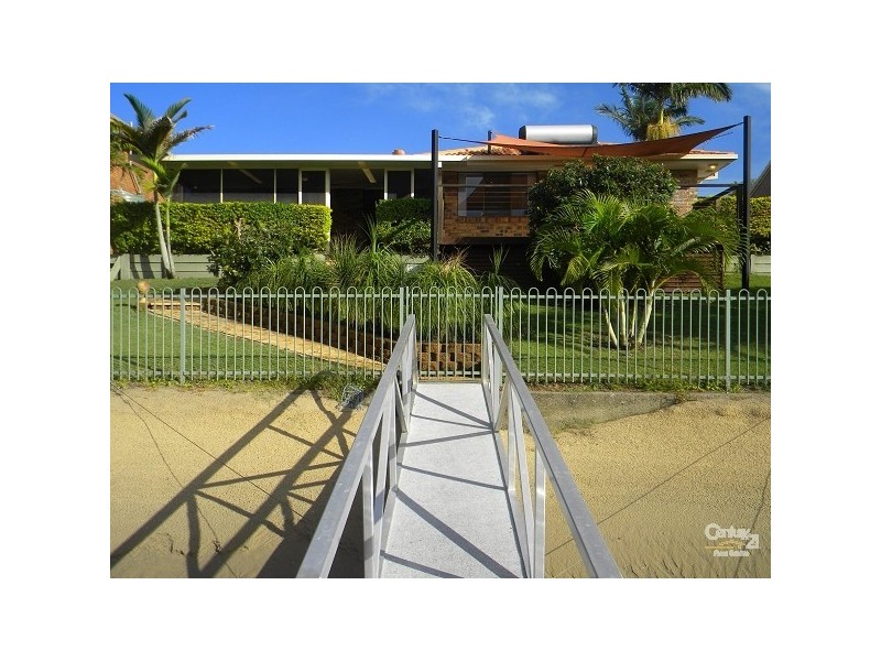 28 Pilot Court, Mermaid Waters QLD 4218