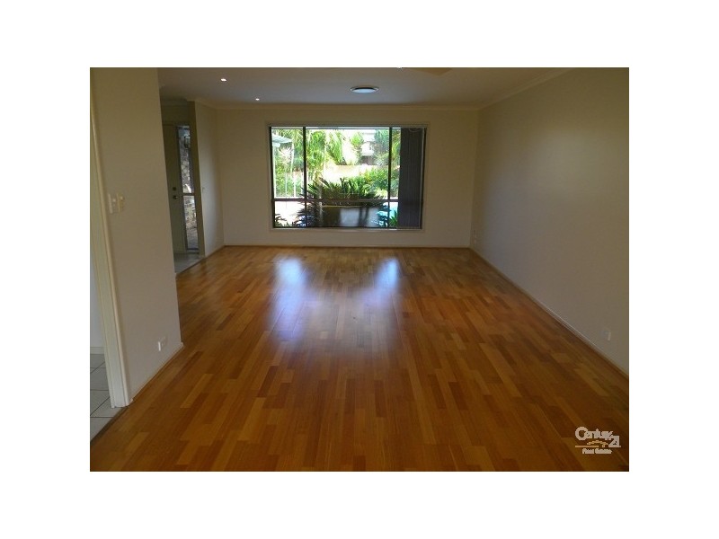 28 Pilot Court, Mermaid Waters QLD 4218