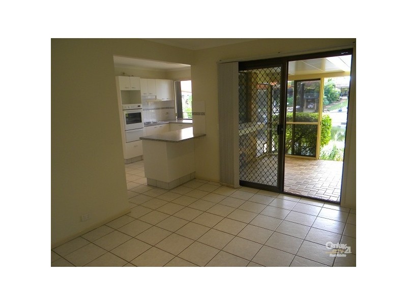 28 Pilot Court, Mermaid Waters QLD 4218