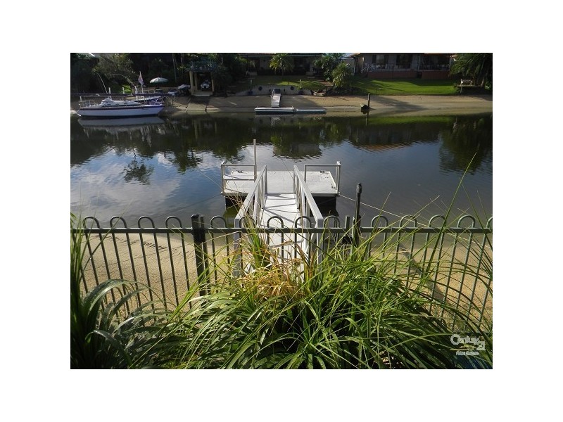 28 Pilot Court, Mermaid Waters QLD 4218