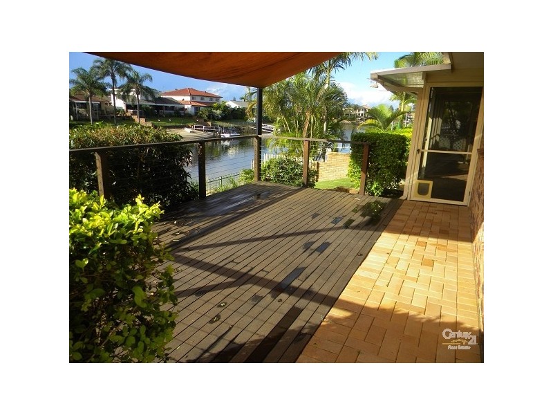 28 Pilot Court, Mermaid Waters QLD 4218