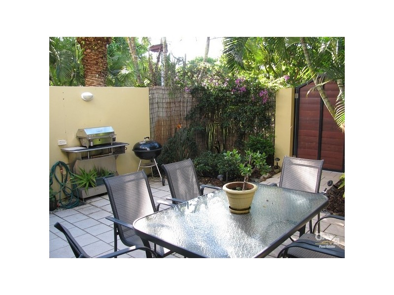 24/103 Salerno Street, Surfers Paradise QLD 4217