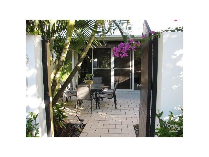 24/103 Salerno Street, Surfers Paradise QLD 4217