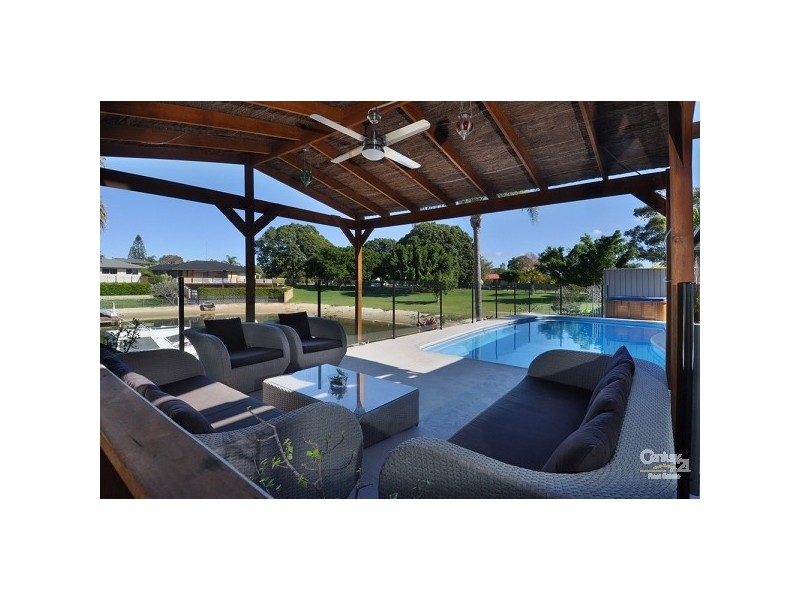 7 Firmin Court, Mermaid Waters QLD 4218