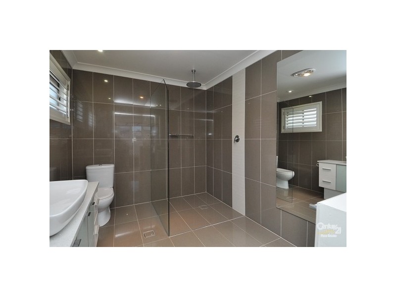 7 Firmin Court, Mermaid Waters QLD 4218