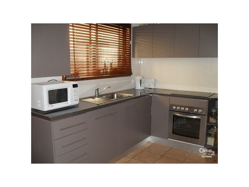 145 Sunshine Parade, Miami QLD 4220