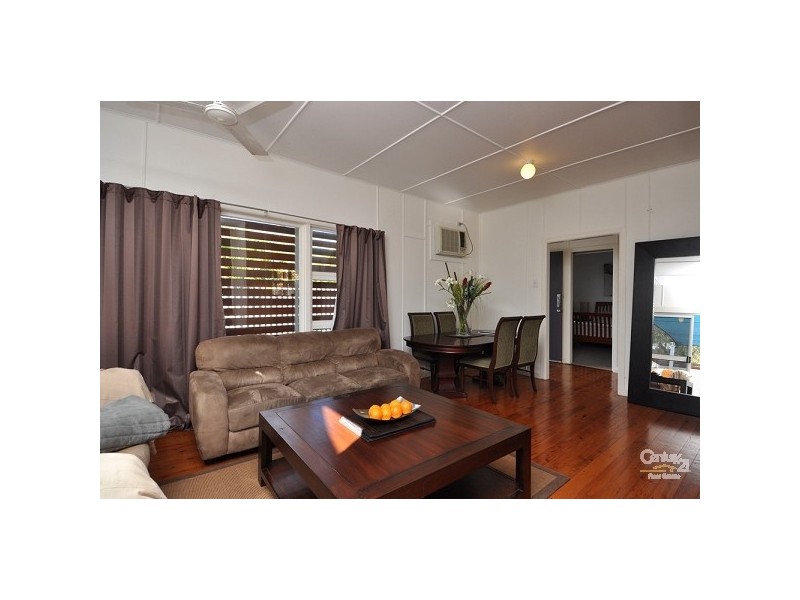 30 Nundah Avenue, Miami QLD 4220