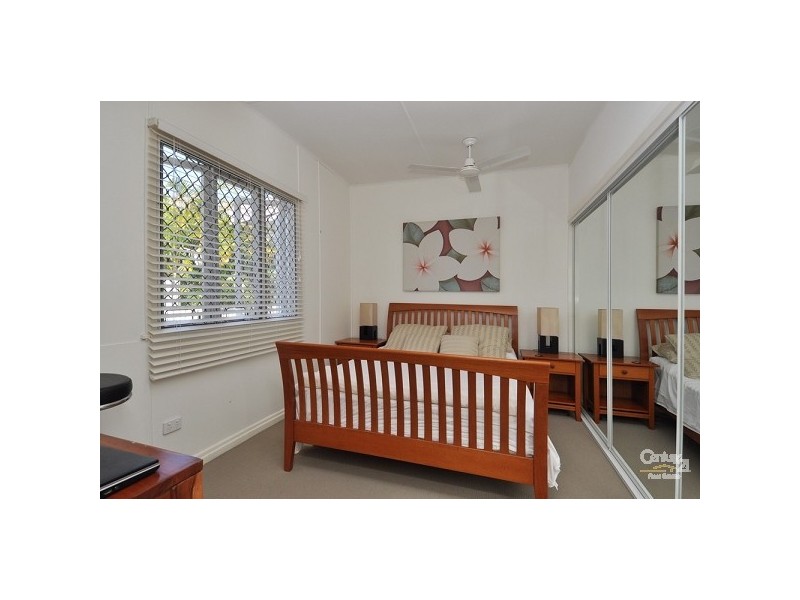 30 Nundah Avenue, Miami QLD 4220