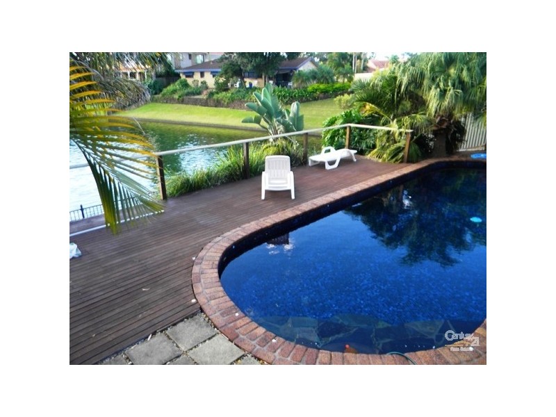 23 Barrier Reef Drive, Mermaid Waters QLD 4218