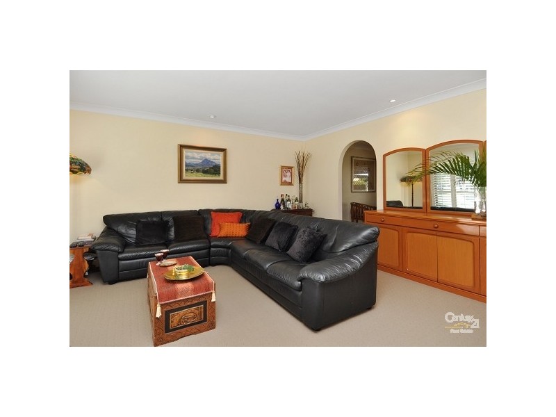 97 Oceanic Drive, Mermaid Waters QLD 4218