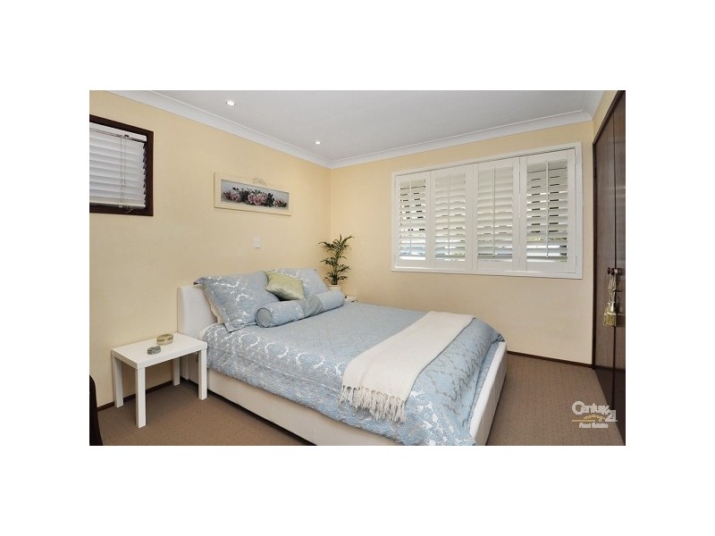 97 Oceanic Drive, Mermaid Waters QLD 4218