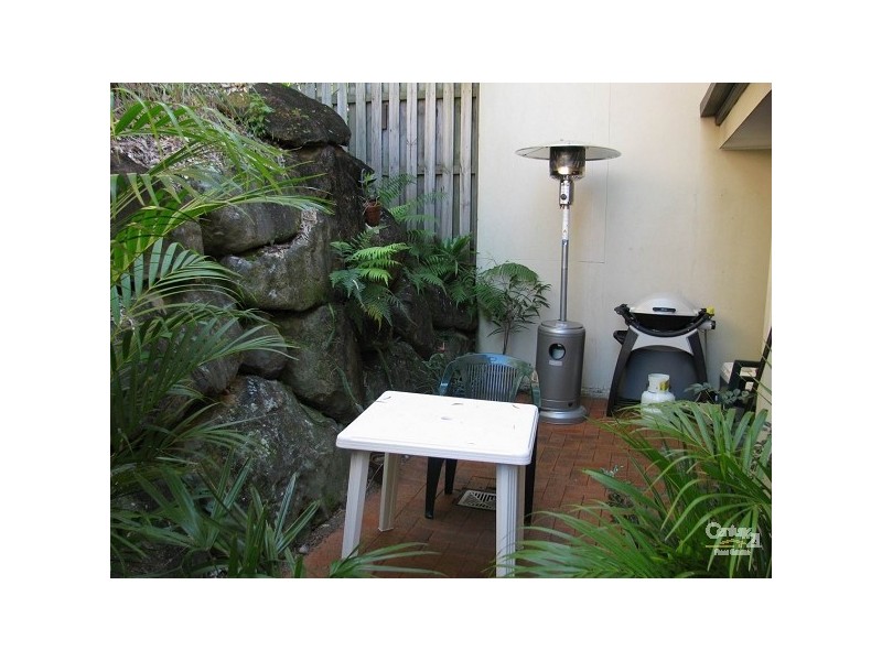 7/4 Karri Court, Burleigh Heads QLD 4220