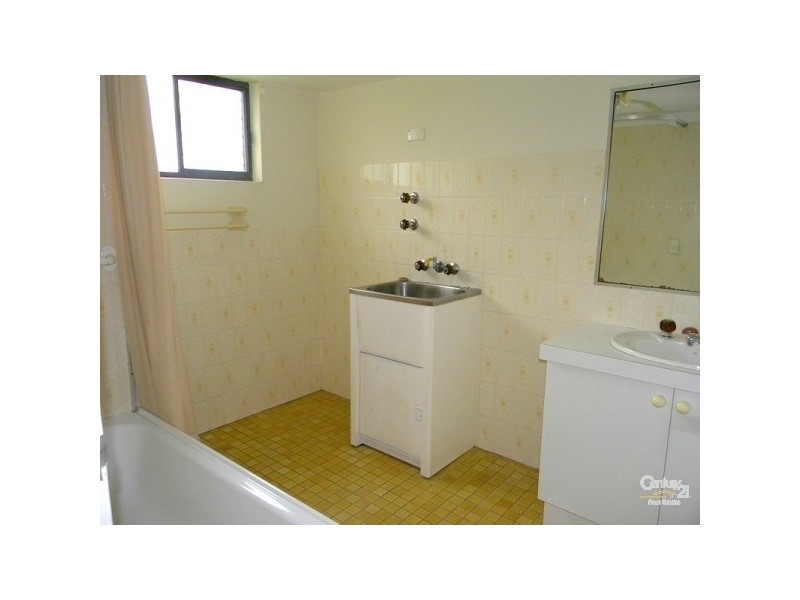 3/56 Oceanic Drive, Mermaid Waters QLD 4218