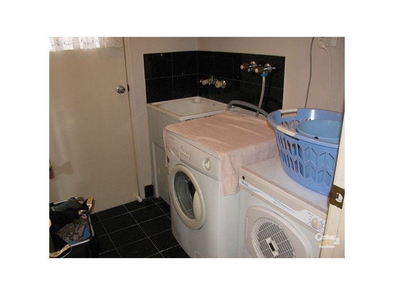 97 Chisholm Drive, Carrara QLD 4211