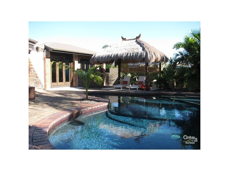 1 Sundowner Court, Mermaid Waters QLD 4218