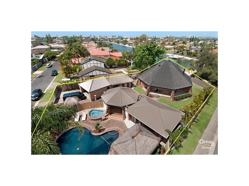 1 Sundowner Court, Mermaid Waters QLD 4218