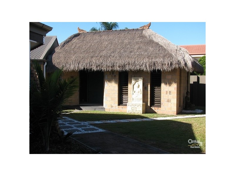 1 Sundowner Court, Mermaid Waters QLD 4218