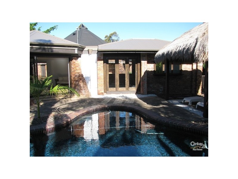 1 Sundowner Court, Mermaid Waters QLD 4218