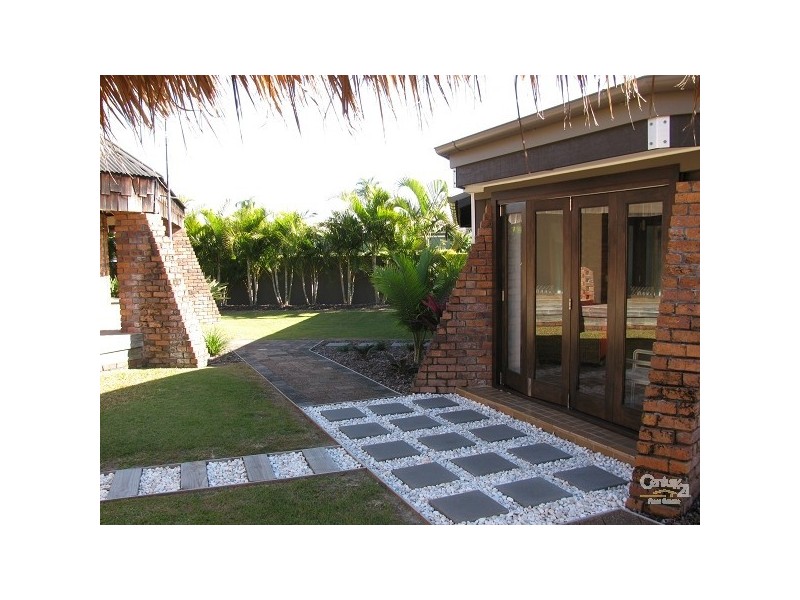 1 Sundowner Court, Mermaid Waters QLD 4218