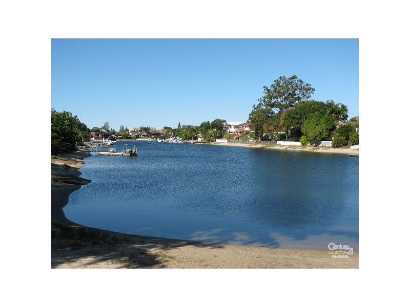 1 Sundowner Court, Mermaid Waters QLD 4218