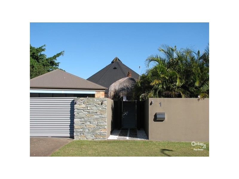 1 Sundowner Court, Mermaid Waters QLD 4218