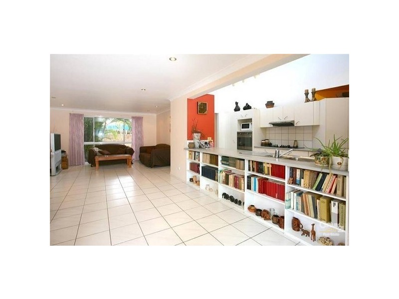 38 Santa Cruz Boulevard, Clear Island Waters QLD 4226