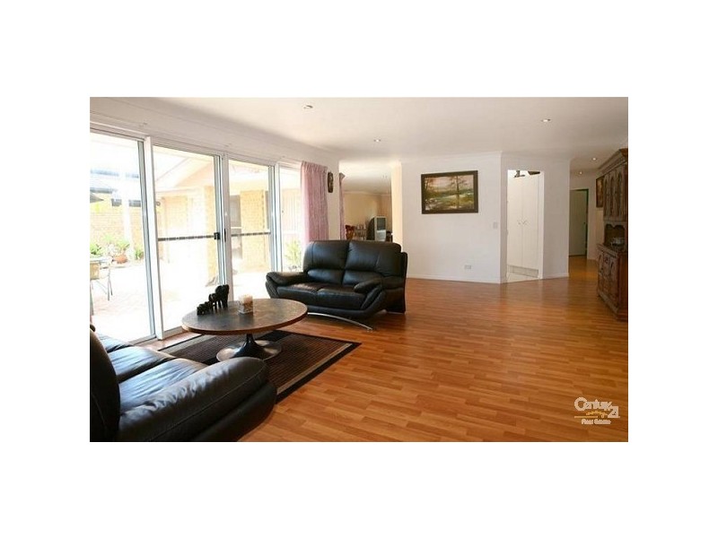 38 Santa Cruz Boulevard, Clear Island Waters QLD 4226