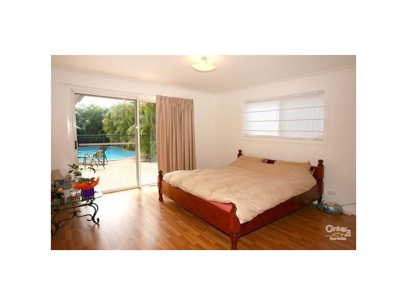 38 Santa Cruz Boulevard, Clear Island Waters QLD 4226