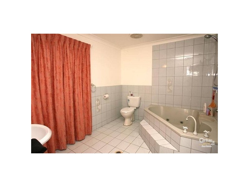 38 Santa Cruz Boulevard, Clear Island Waters QLD 4226