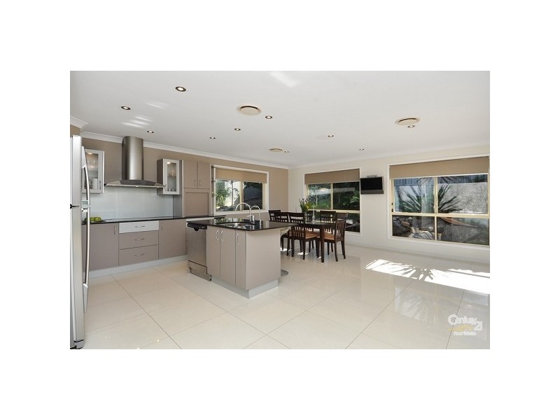 32 Glastonbury Drive, Mudgeeraba QLD 4213