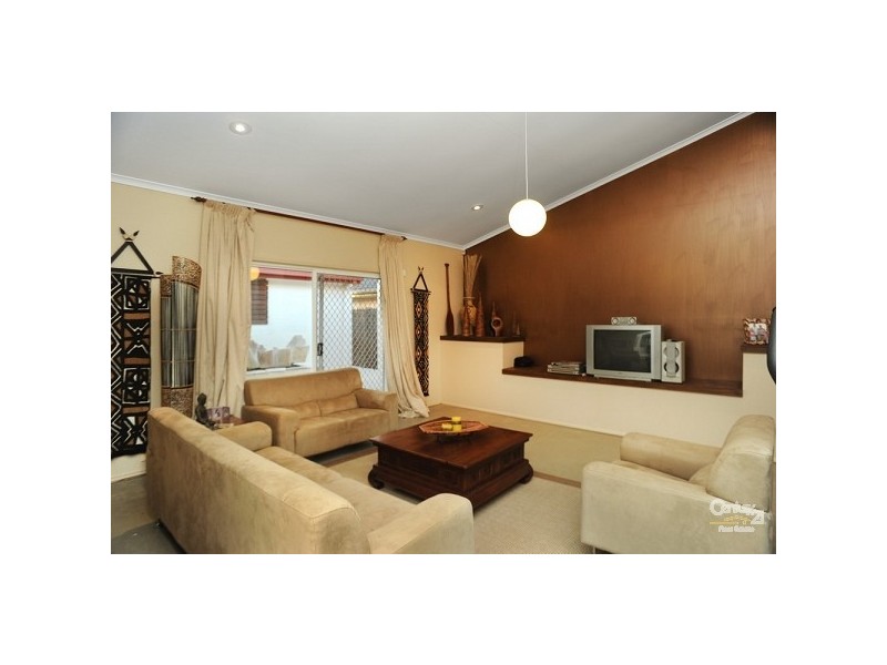 24 Lancelin Drive, Mermaid Waters QLD 4218