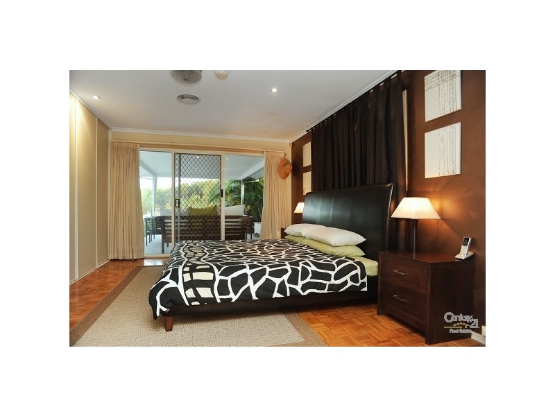 24 Lancelin Drive, Mermaid Waters QLD 4218