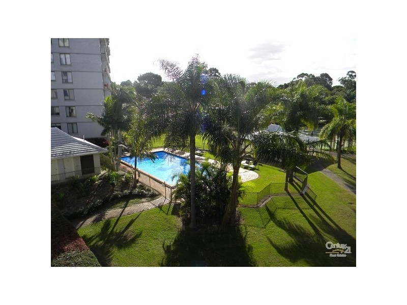 19E/13 Fairway Dr, Clear Island Waters QLD 4226
