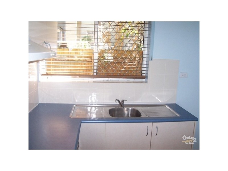 2/26 Cronin Ave, Main Beach QLD 4217