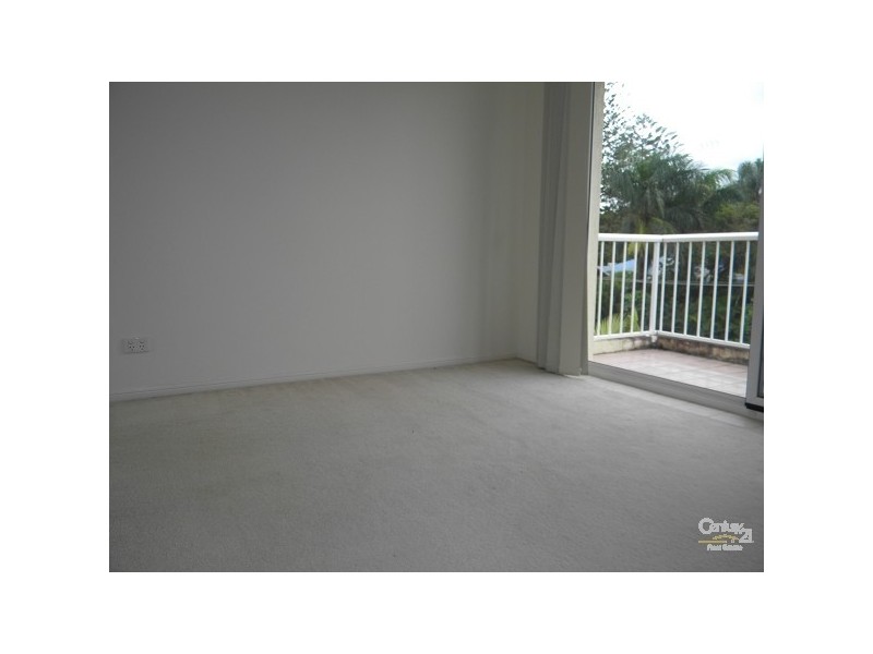 7/14 Rosewood Ave, Broadbeach QLD 4218