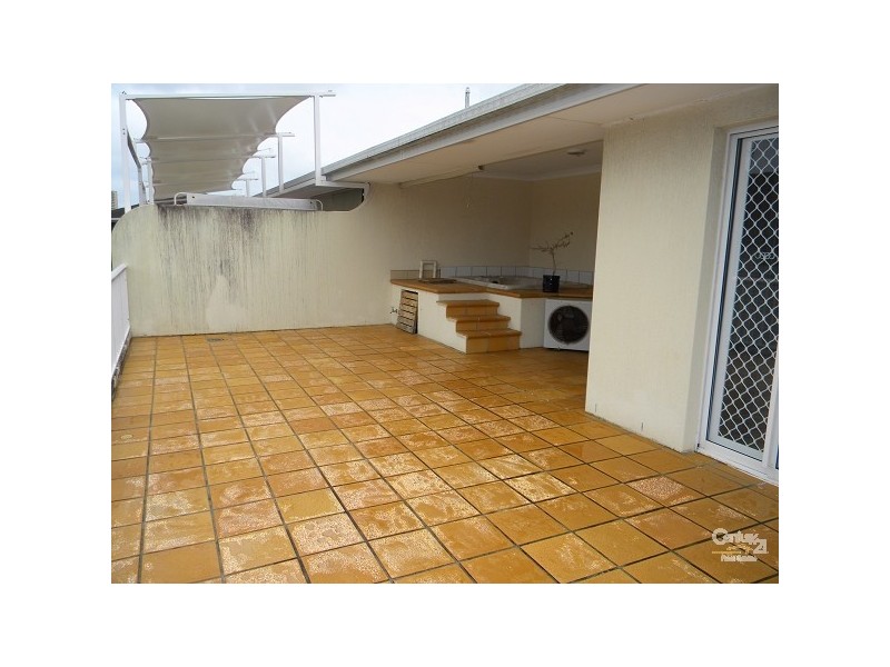 7/14 Rosewood Ave, Broadbeach QLD 4218