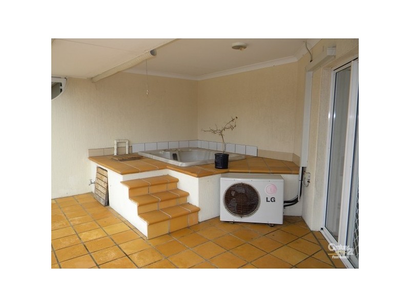 7/14 Rosewood Ave, Broadbeach QLD 4218