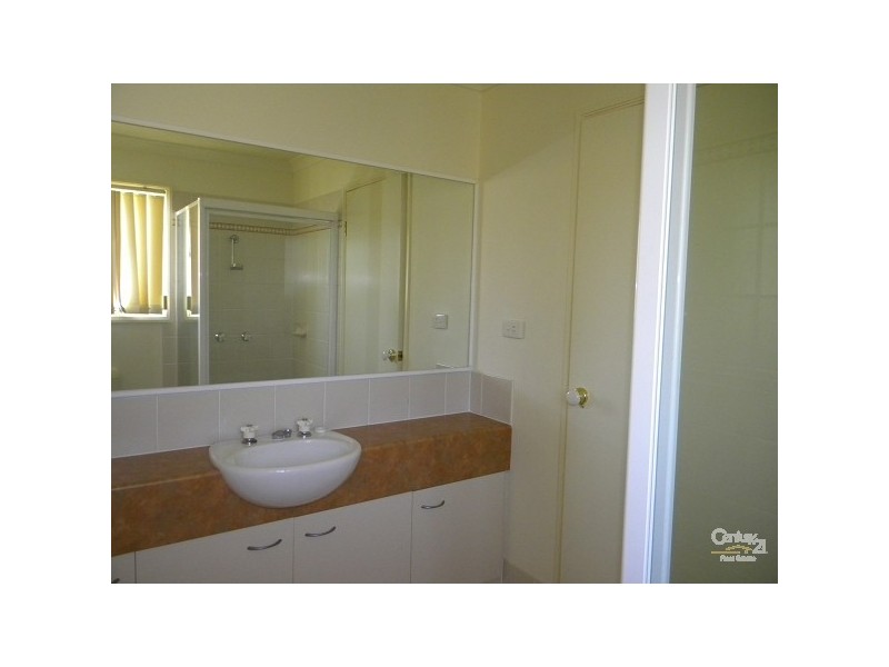 2/87 Riverpark Dr, Nerang QLD 4211