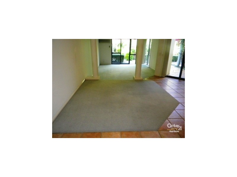 96/125 Santa Cruz Blvd, Clear Island Waters QLD 4226