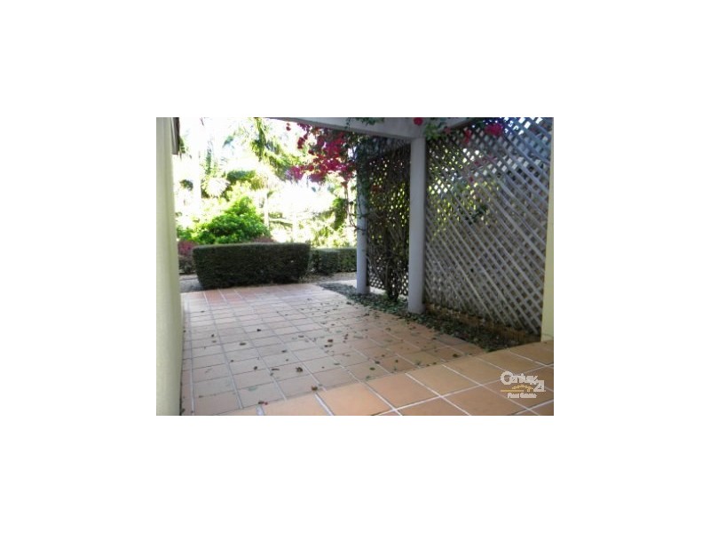 96/125 Santa Cruz Blvd, Clear Island Waters QLD 4226