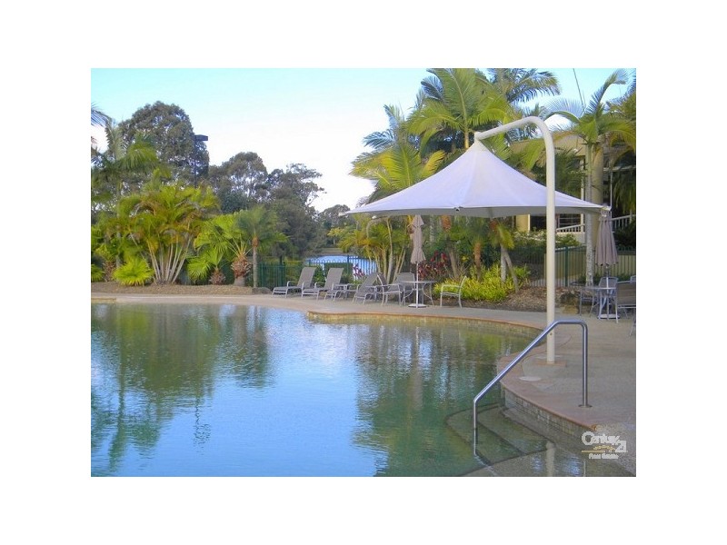 96/125 Santa Cruz Blvd, Clear Island Waters QLD 4226