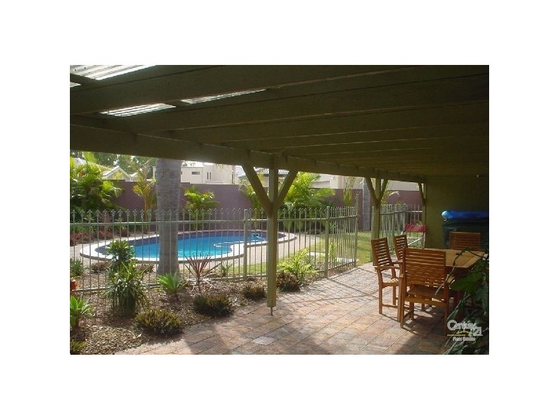 14 St Raphael Terrace, Bundall QLD 4217