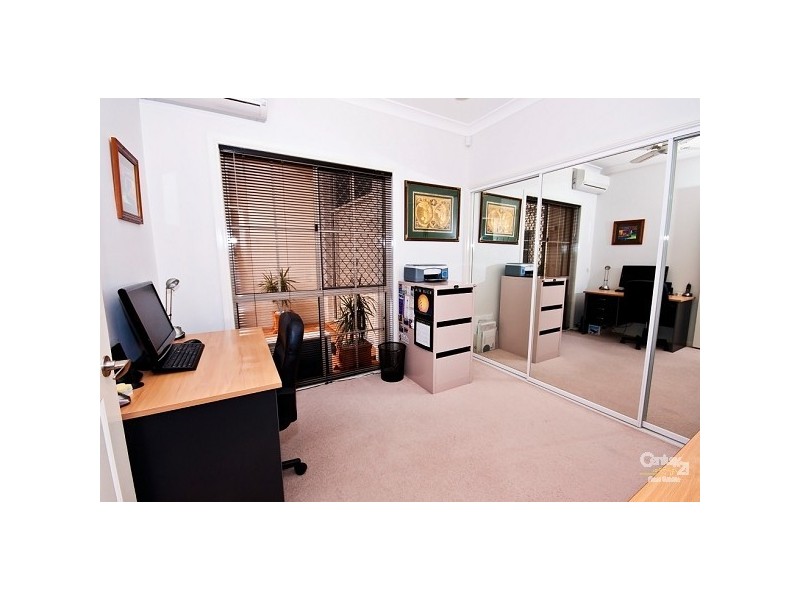 26 Arbuthnot Parade, Benowa QLD 4217